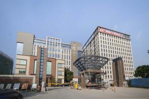 首月租金立減10%，臨光明冠城三良智慧產(chǎn)業(yè)園13954平米廠房業(yè)主直租